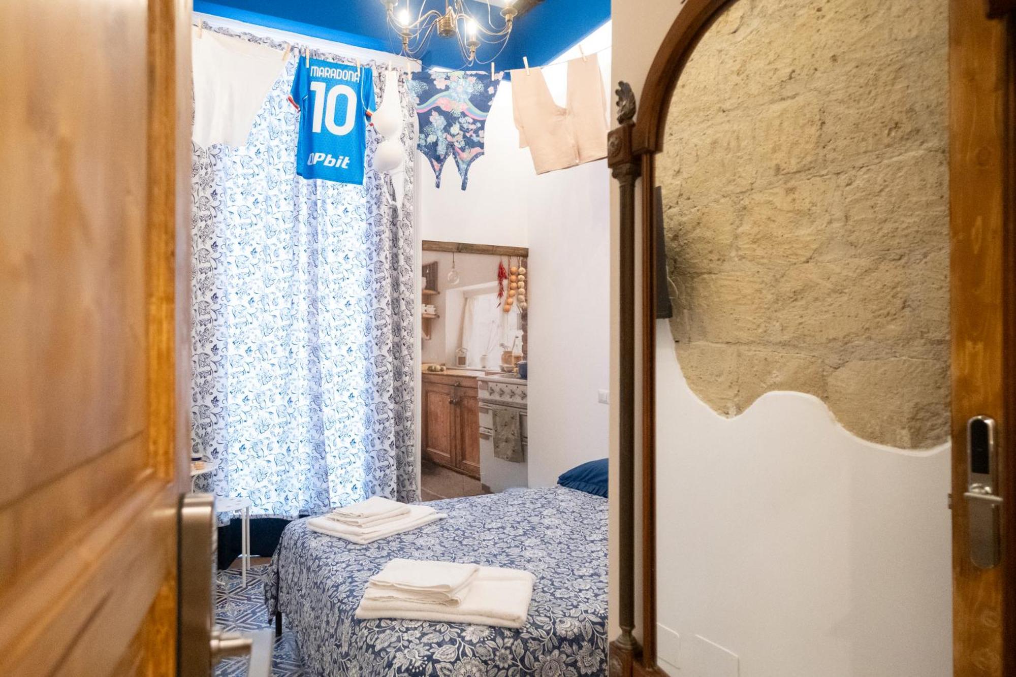 Alloggio in famiglia La Casa Di Luale E Zoe Napoli